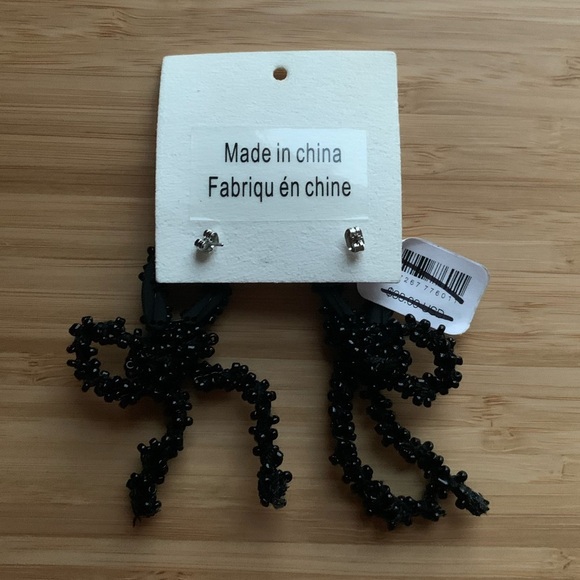 Free People Brandy Bow‎ Dangles Beaded Earrings - Black - NWT - Picture 4 of 7